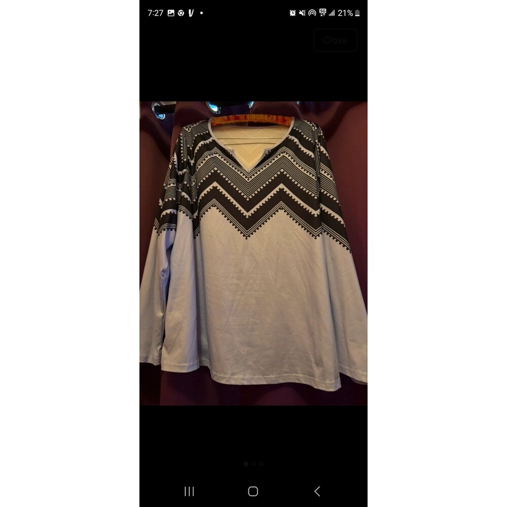 Women's Purple & Black Zigzag Pattern Top